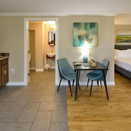 Above The Beach Guest Suites Πέντικτον Εξωτερικό φωτογραφία