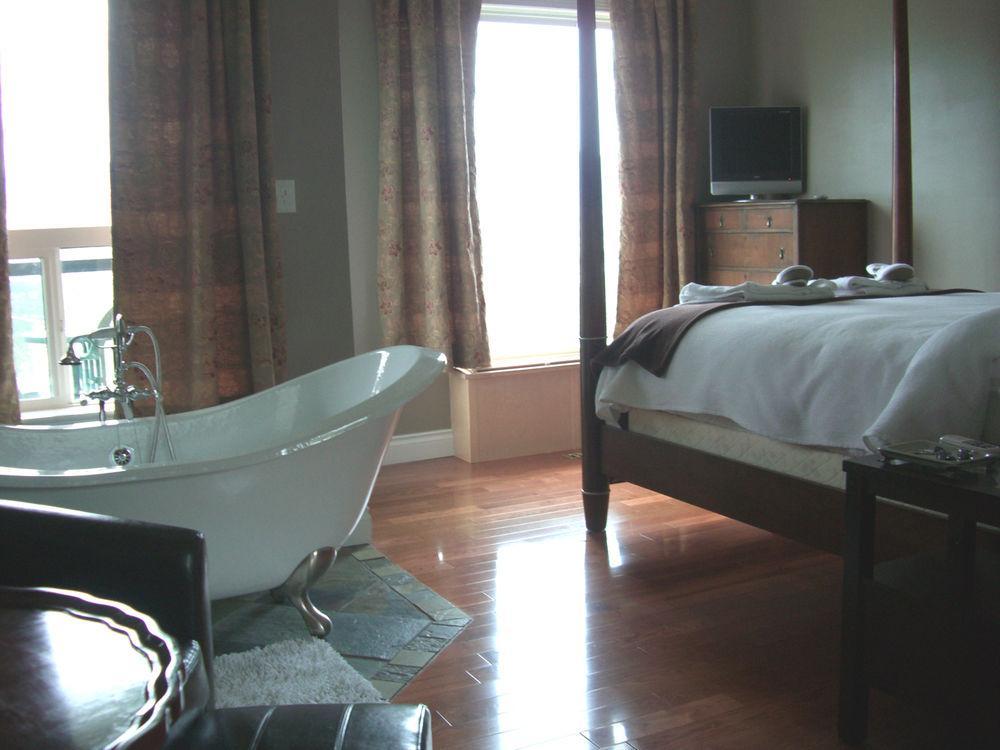 Above The Beach Guest Suites Πέντικτον Εξωτερικό φωτογραφία