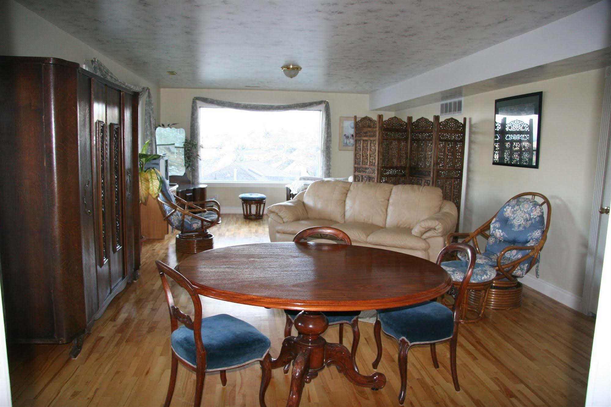 Above The Beach Guest Suites Πέντικτον Εξωτερικό φωτογραφία
