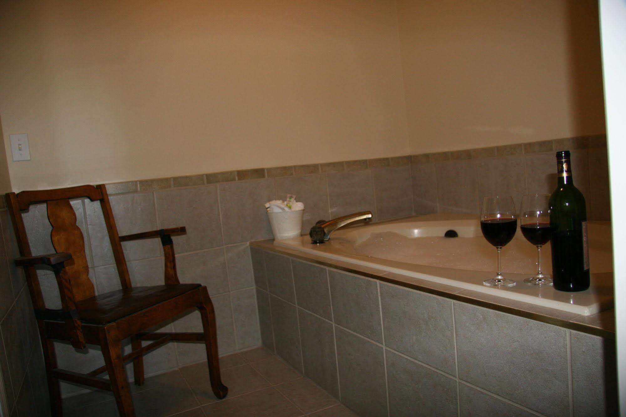 Above The Beach Guest Suites Πέντικτον Εξωτερικό φωτογραφία